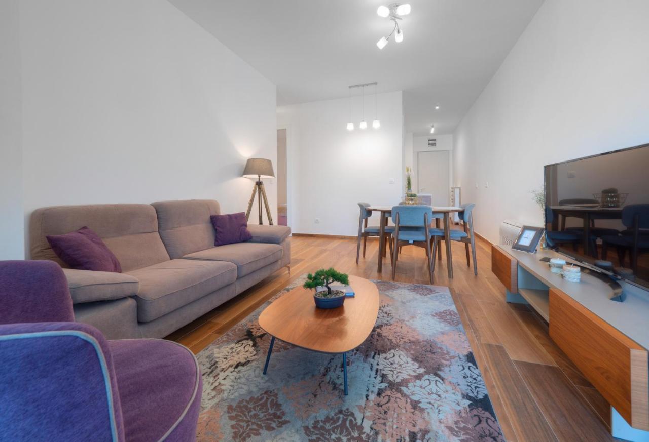 Garden Azure Apartment *