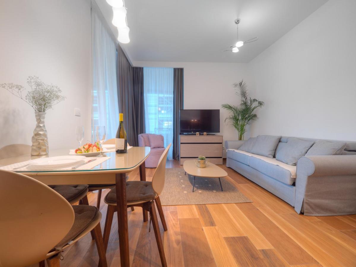 Garden Azure Apartment *