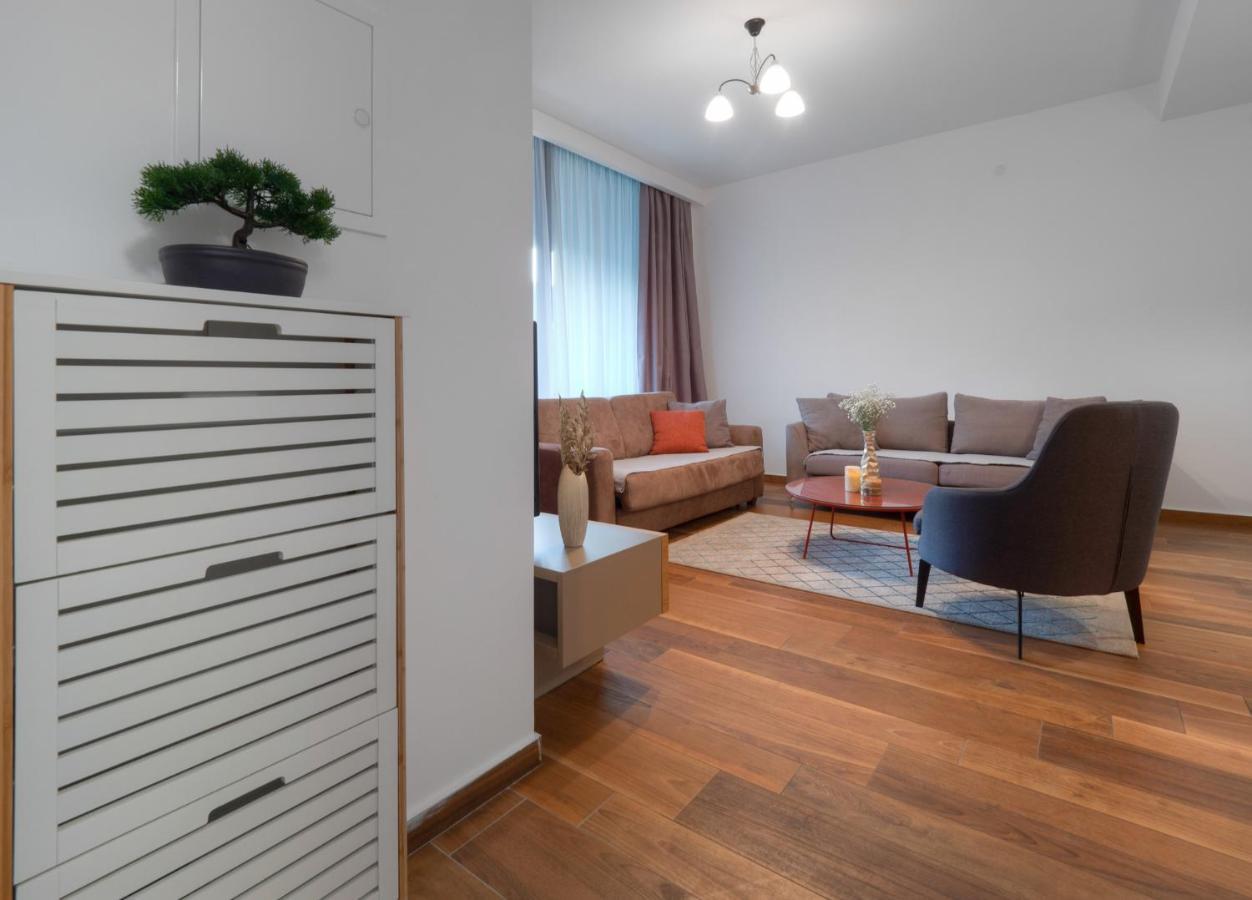 Garden Azure Apartment