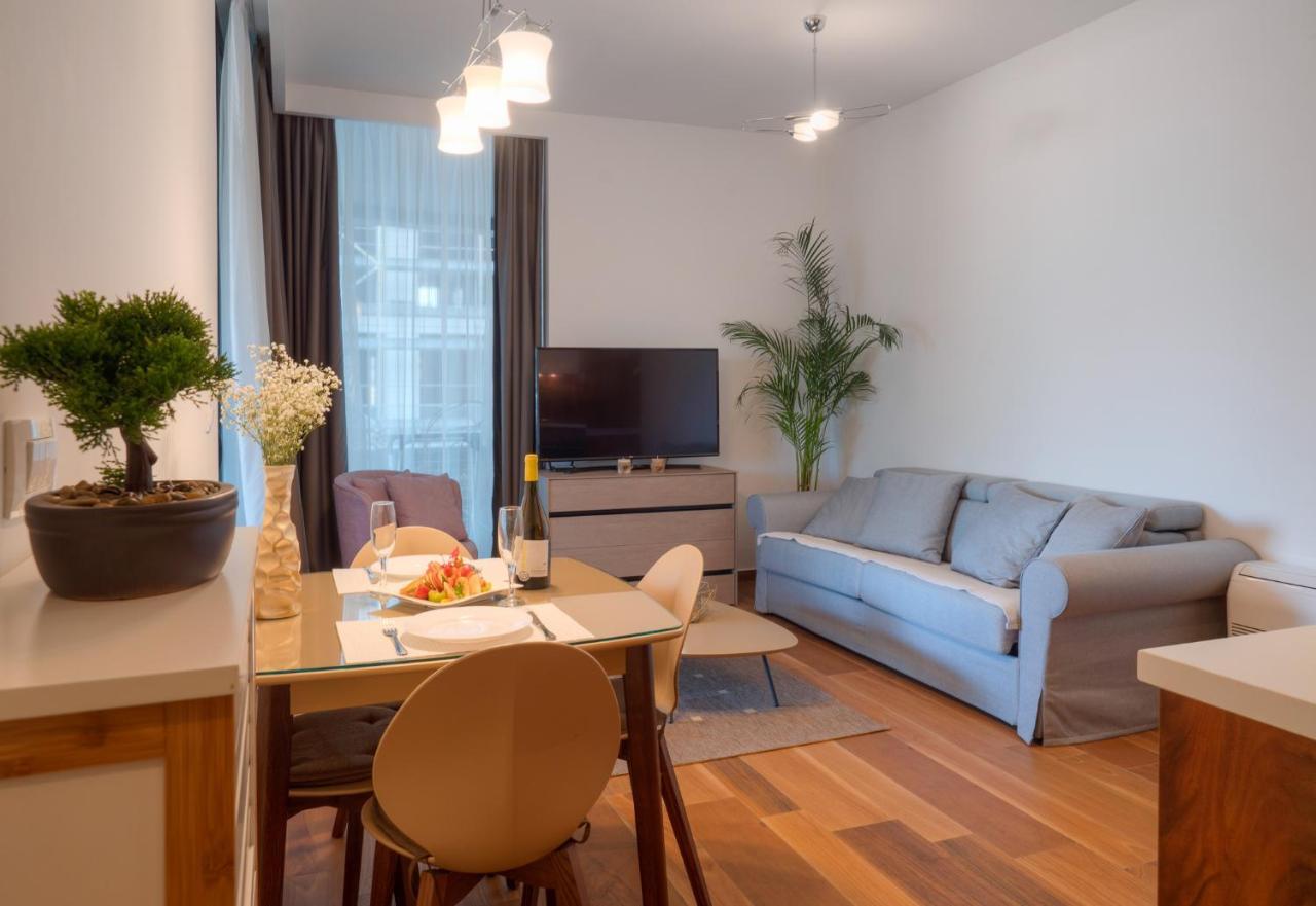 Garden Azure Apartment