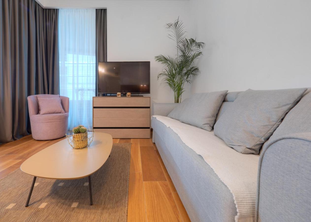 Garden Azure Apartment *