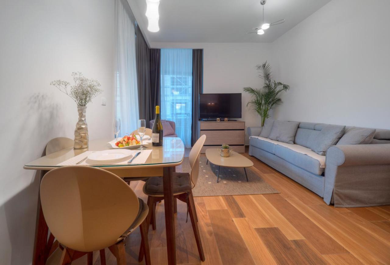 Garden Azure Apartment *