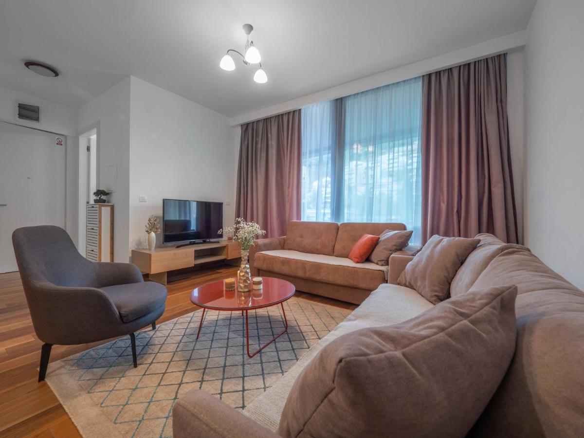 Garden Azure Apartment *
